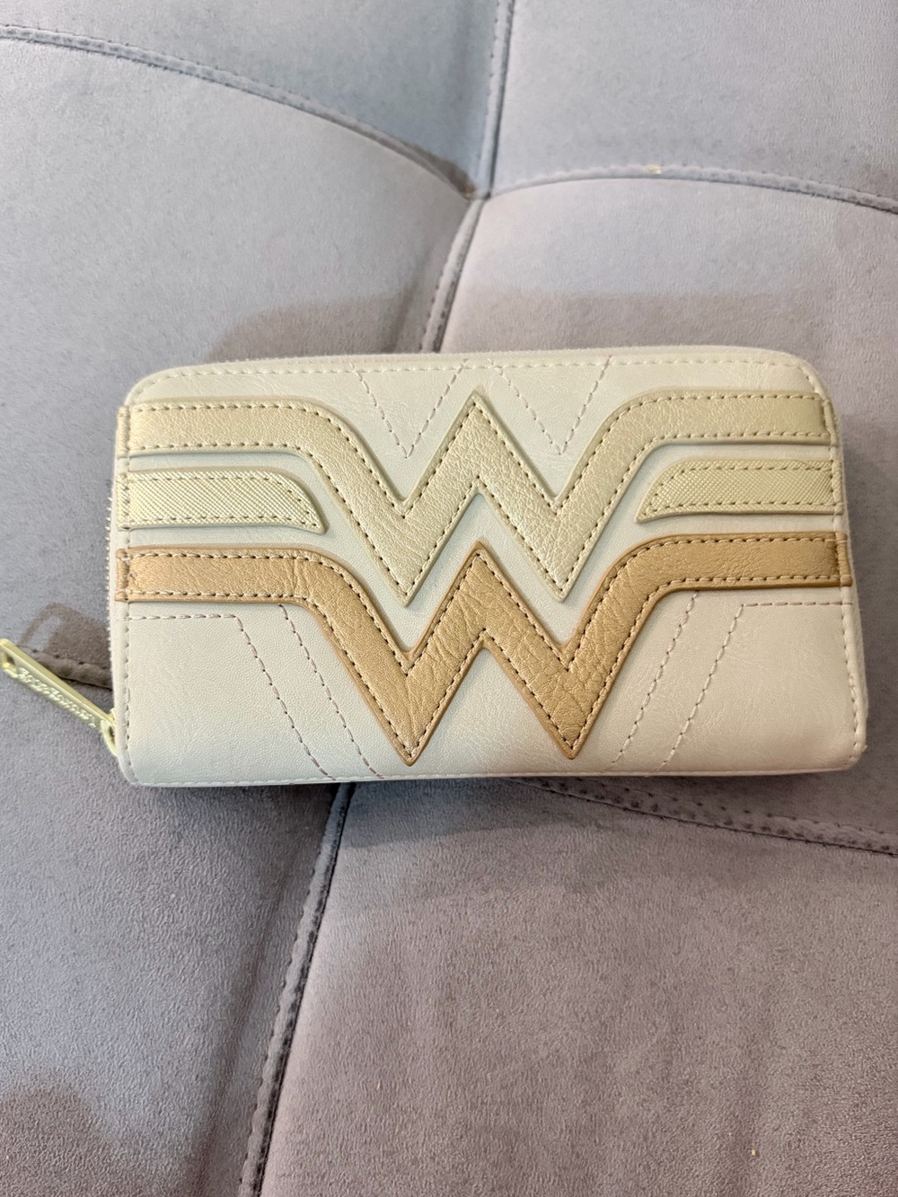 NWOT Loungefly Wonder Woman Wallet